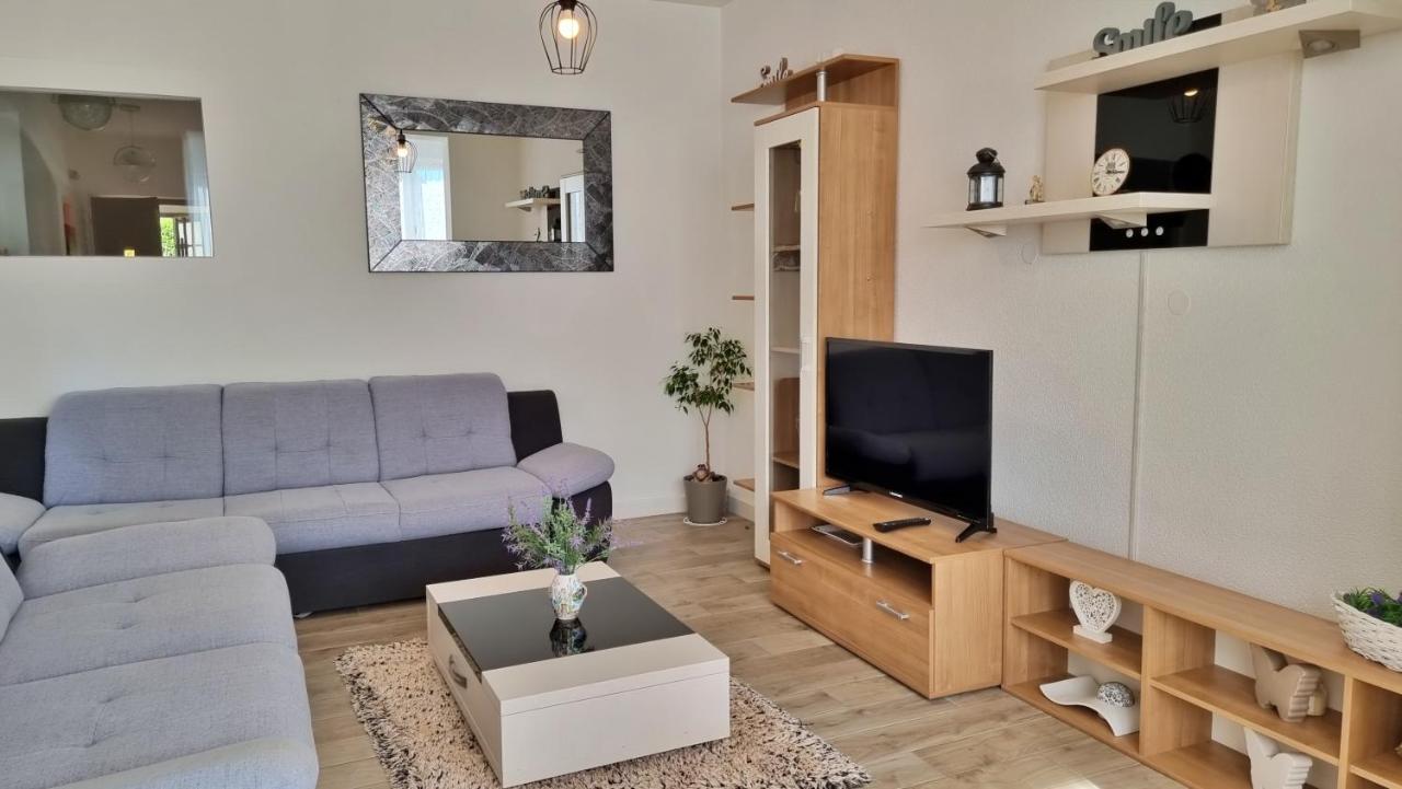 Apartments Slado Omis Luaran gambar