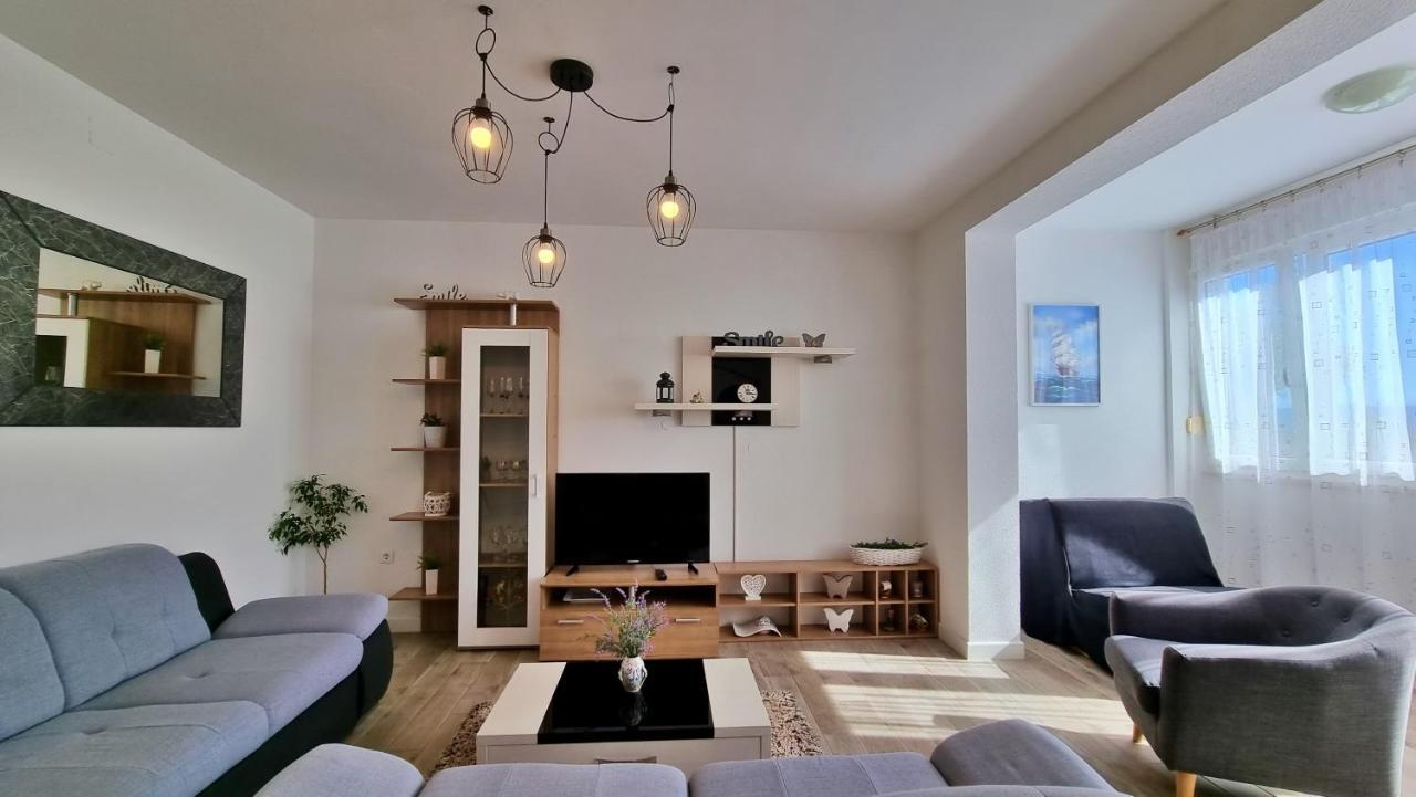 Apartments Slado Omis Luaran gambar