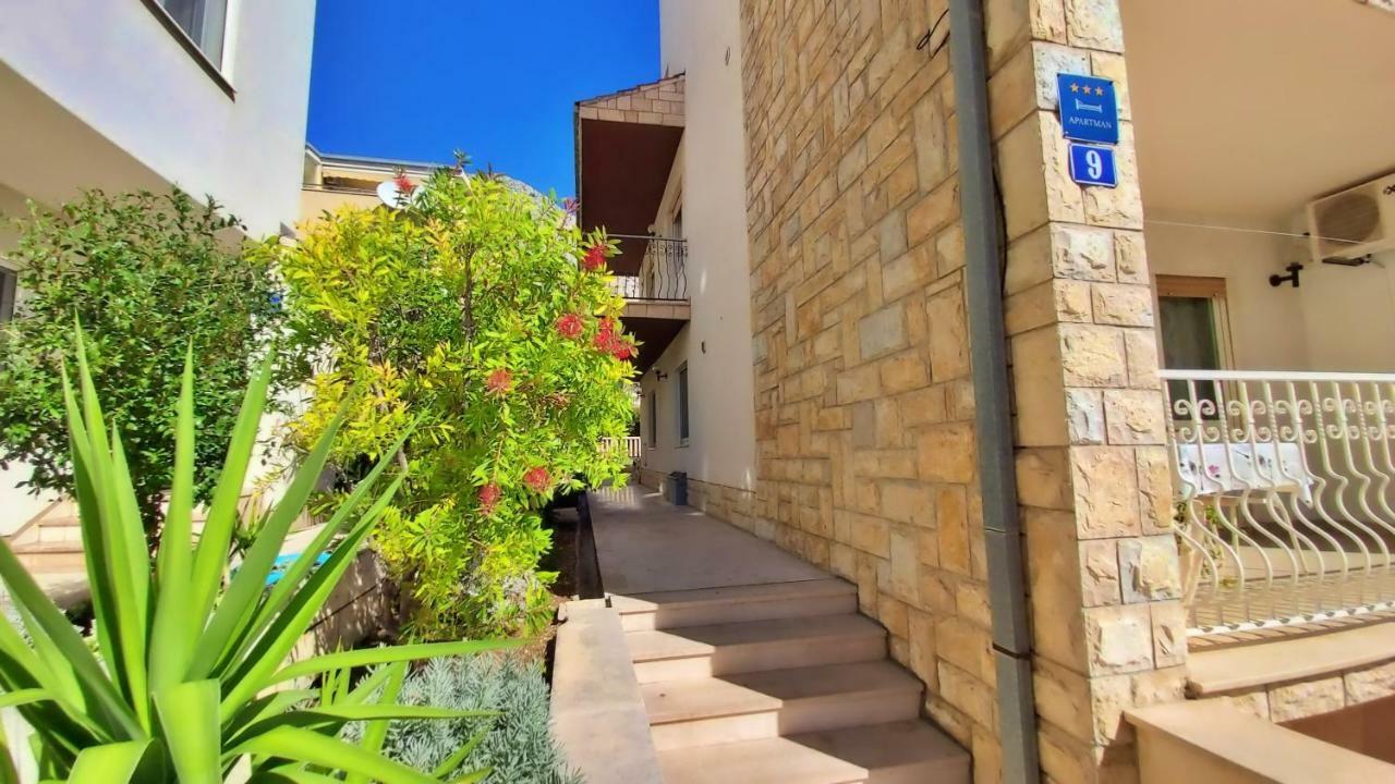 Apartments Slado Omis Luaran gambar