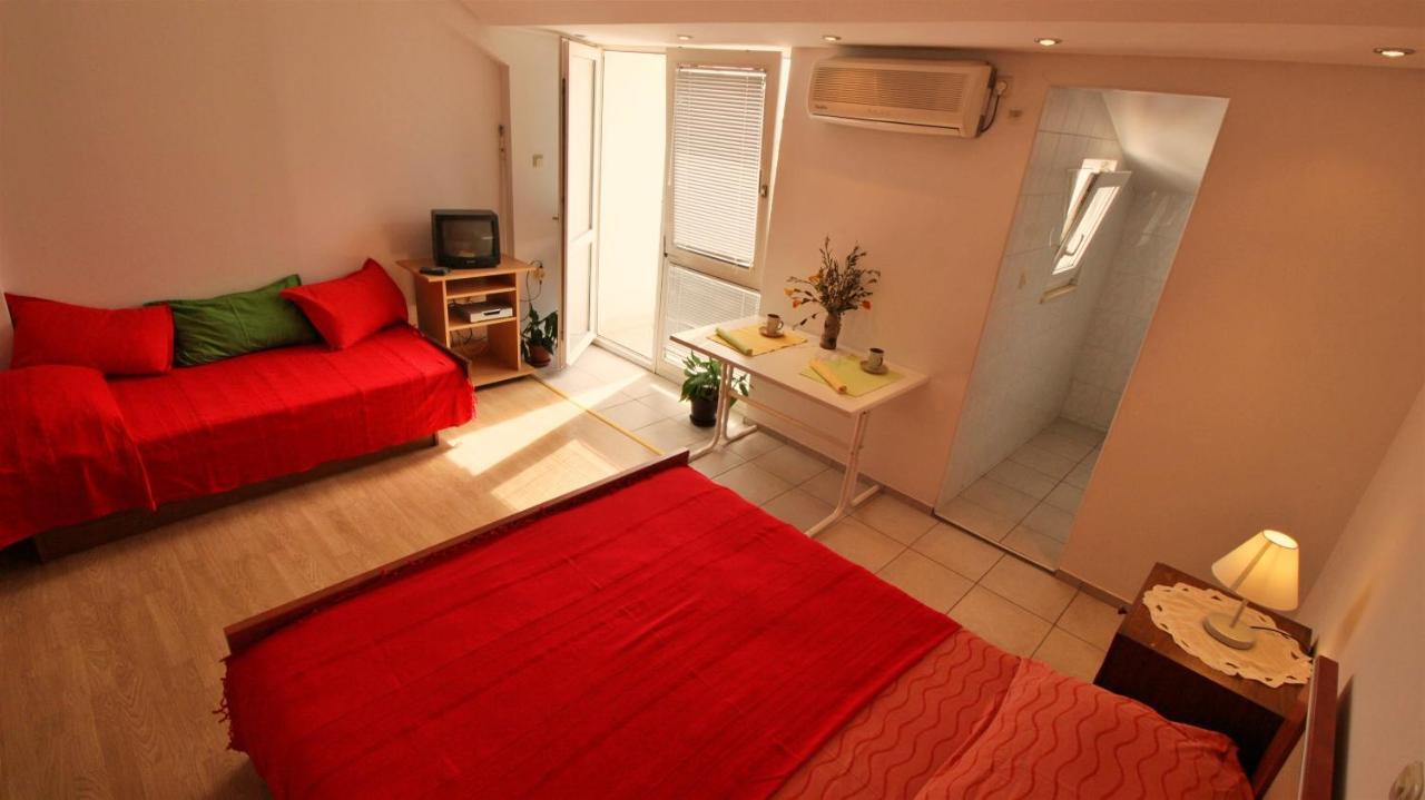 Apartments Slado Omis Luaran gambar